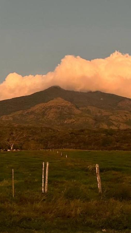 Miravalles Volcano House Guayabal  Exteriör bild