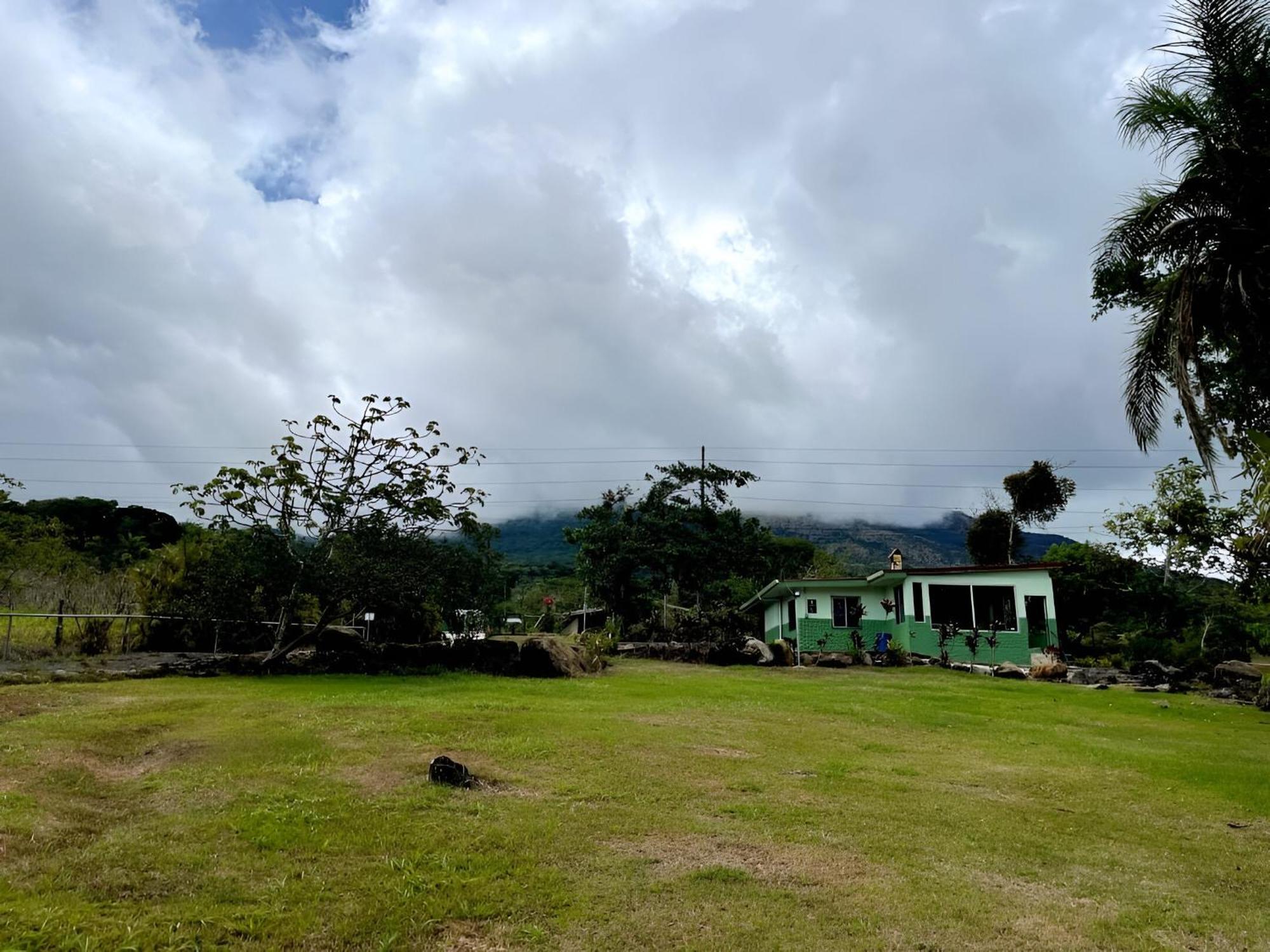 Miravalles Volcano House Guayabal  Exteriör bild